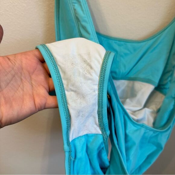 La Blanca Aqua One-Piece Swimsuit - Picture 8 of 8